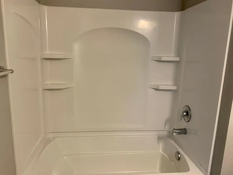 Full Bath 2