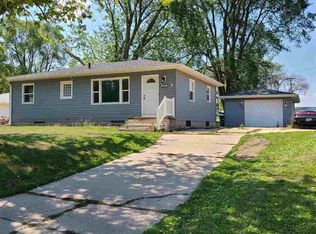 4031 Midway Dr, Waterloo, IA 50701