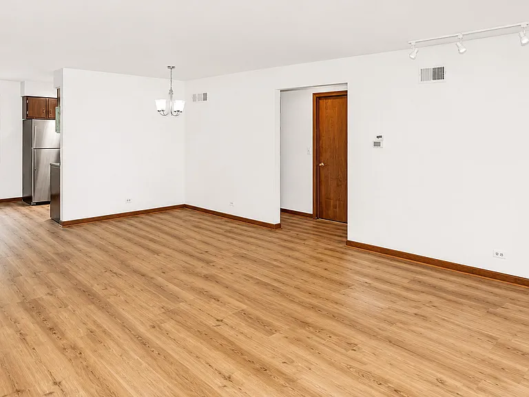 31 Green Oaks Dr #B — Photo 7
