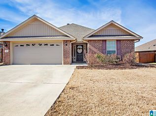 284 Ivy Hills Cir, Calera, AL 35040