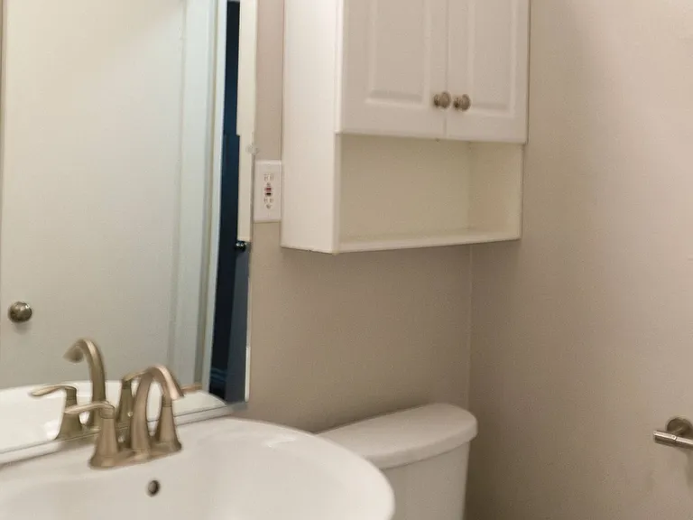 7510 Hollywood Blvd. Apartments — Photo 12