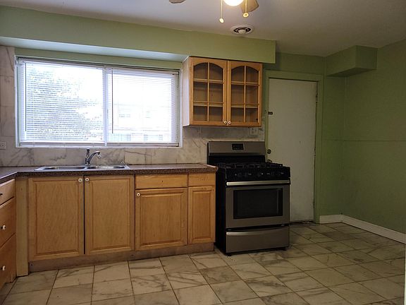 5th image of 1435 Hervey Ave APT C