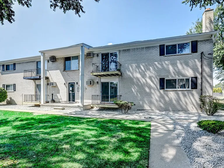 5680 Pardee — Photo 8