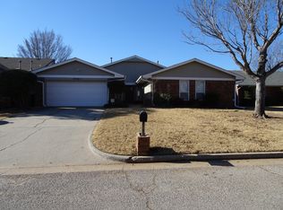 10405 Blue Spruce Rd, Oklahoma City, OK 73162