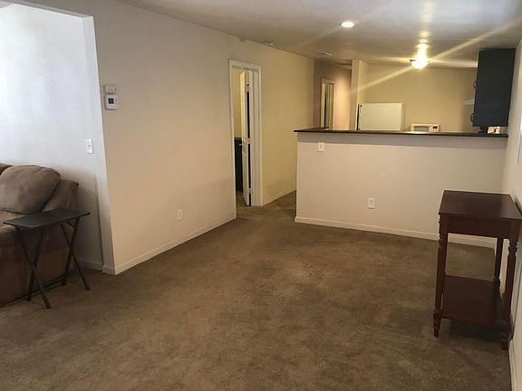2nd image of 802 W Renette Ave