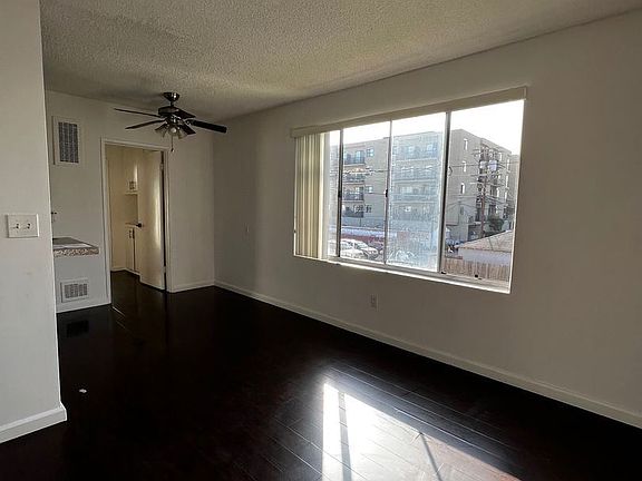 5th image of 10425 Woodbine St APT 20