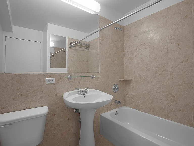 360 W 43rd St #N5F — Photo 8