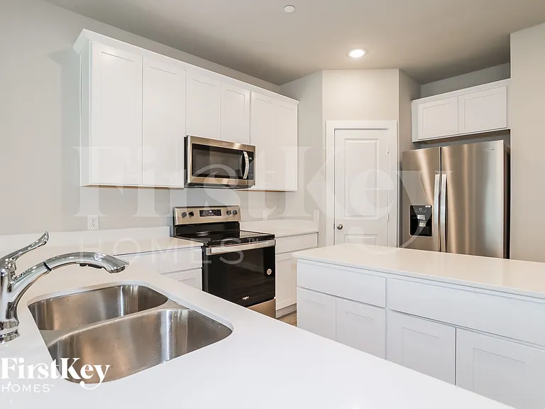319 Niki Dr — Photo 7