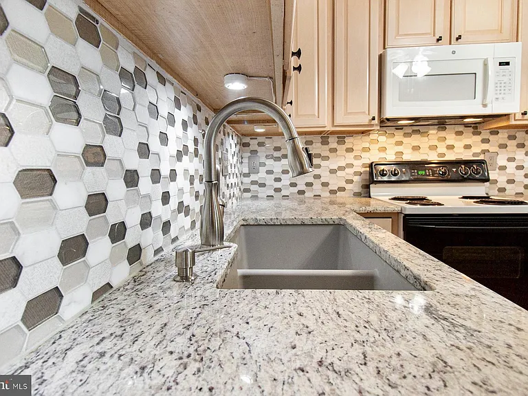 6300 Stevenson Ave #912 — Photo 10