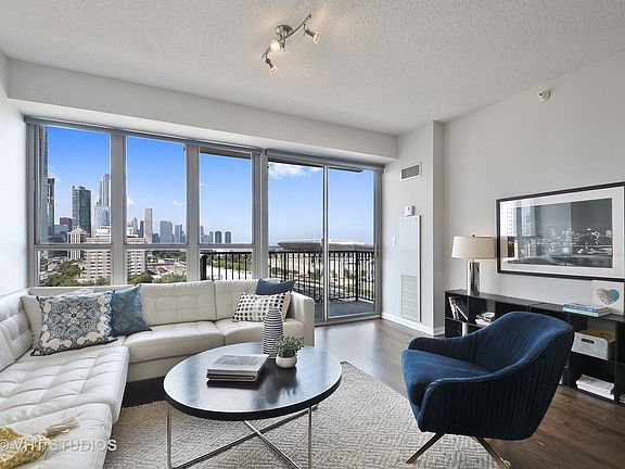 2nd image of 1717 S Prairie Ave APT 1303