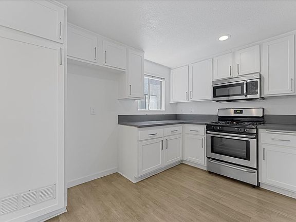 5th image of 14523 Freeman Ave APT 4