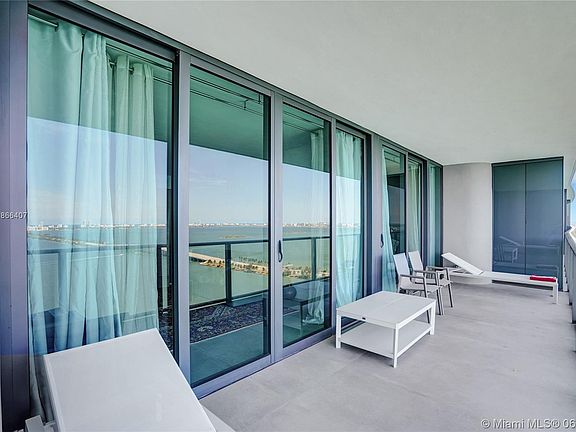 Home For Sale In Paraiso Bay