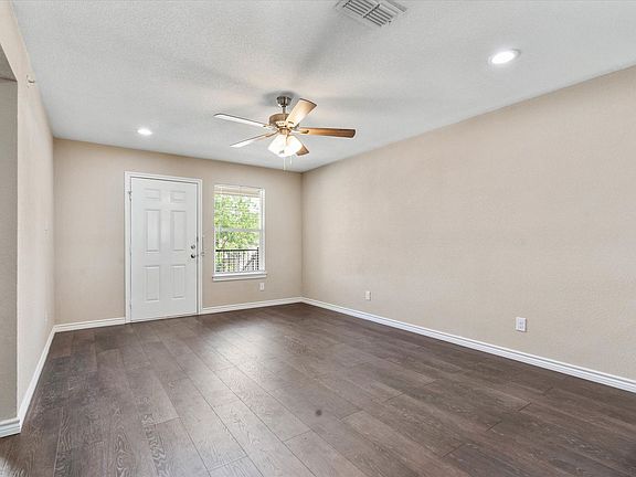 2nd image of 1406 Courtney Pl Unit A