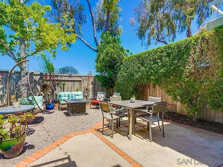 13563 Longfellow Ln — Photo 45