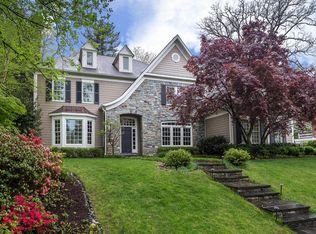6771 Brigadoon Dr, Bethesda, MD 20817