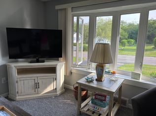 34 Daytona Ave, Narragansett, RI 02882