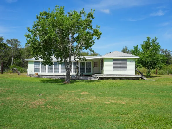 111 Lara Garza, Rockport, TX 78382
