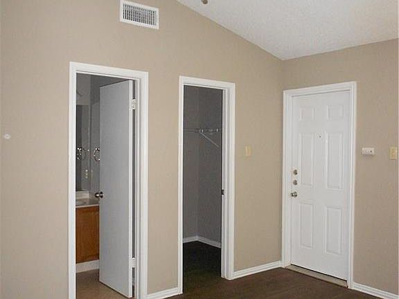2nd image of 104 Flying Jib Ct APT A