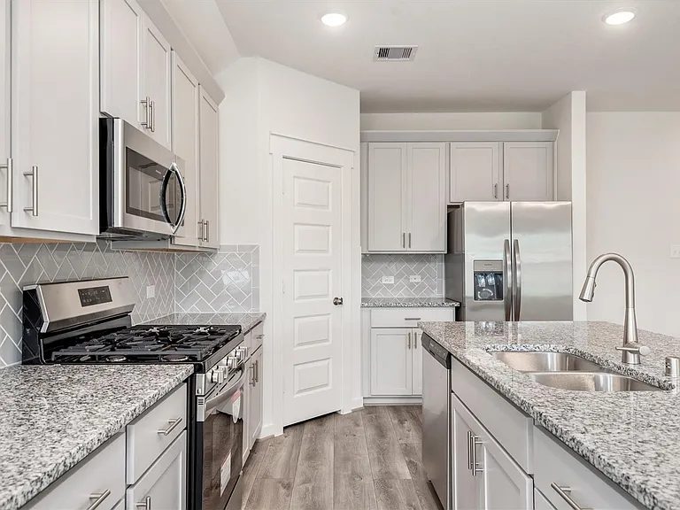3111 W Frontier Ln — Photo 13