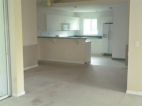 3rd image of 721 Arundel Cir