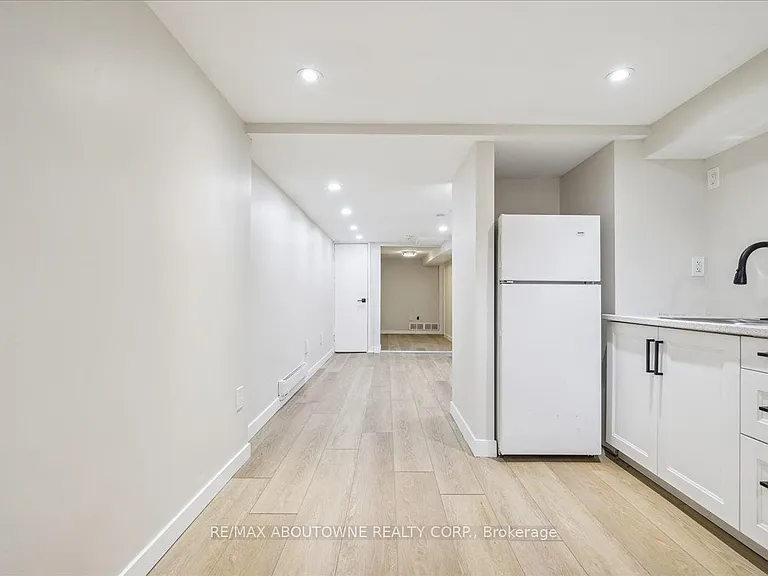 112 Claremont St #BASEMENT — Photo 7