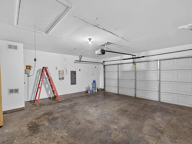 7008 Jasper Dr — Photo 30