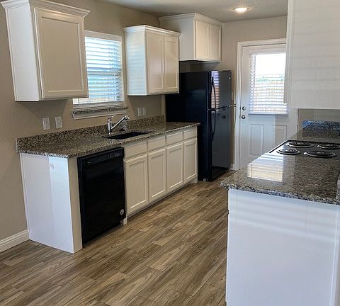 3rd image of 804 Rolling Terrace Cir #804