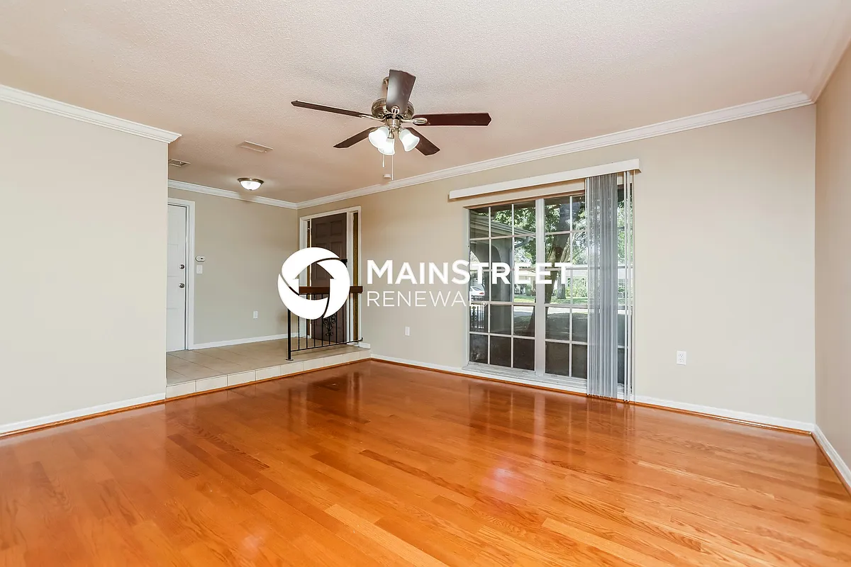 Living Room - 106 Hillcrest Dr