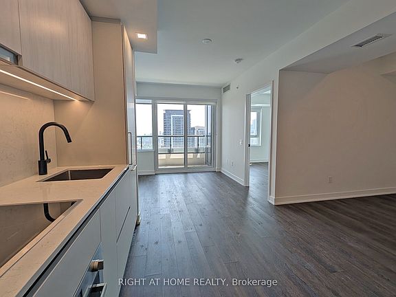 4th image of 609 Sherbourne St #3610