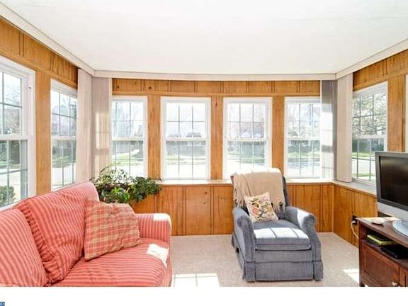 5th image of 1013 Drexel Ave