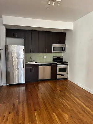 Rented by MySpaceNYC | media 47