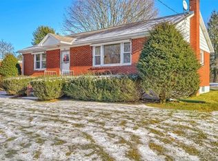 30 Cherry Hill Rd, New Paltz, NY 12561