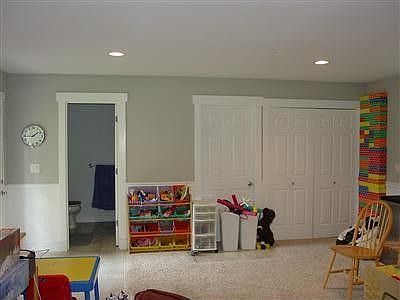 Detatched Playroom/Bonus Room/4th Bedroom (with Full Bath)