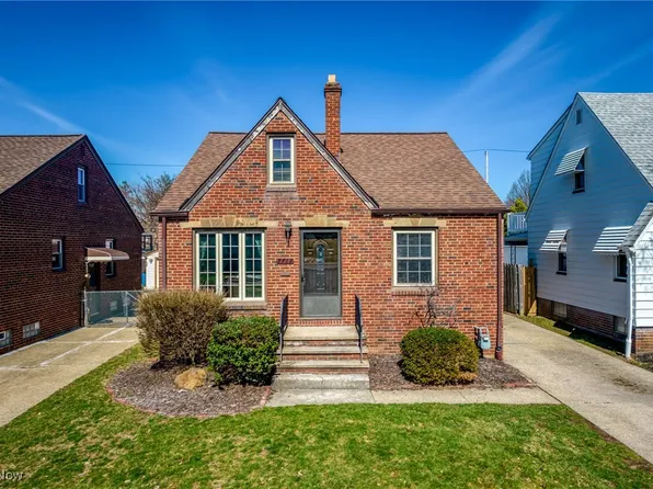 7712 Ivandale Dr, Parma, OH 44129