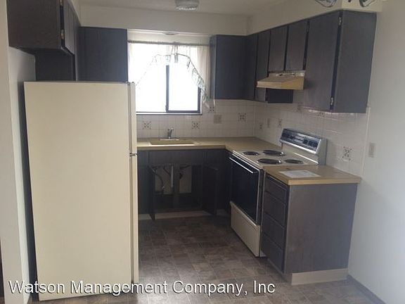 3rd image of 606 E Empire Ave
