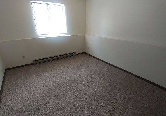 5th image of 229 S 12th St W APT H