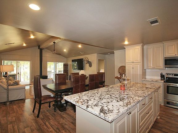 3rd image of 952 Longleaf Dr E