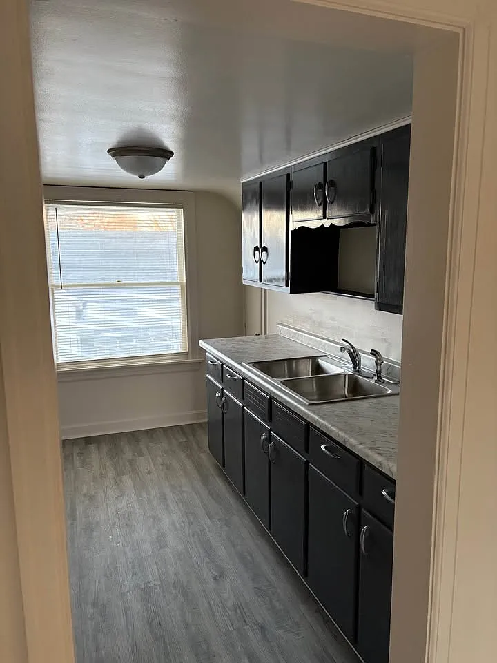 831 18th Ave #C photo 1