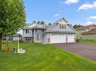 8707 Preserve Blvd N, Chisago City, MN 55013