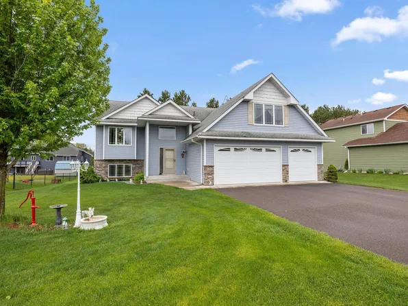 8707 Preserve Blvd N, Chisago City, MN 55013