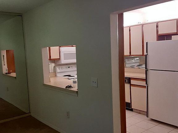 4th image of 12218 Fox Chase Dr APT B1