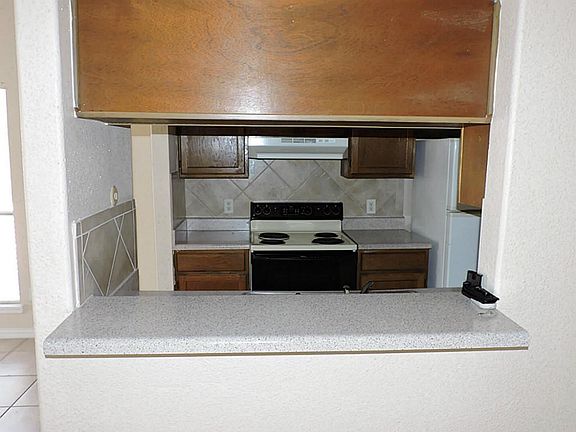 5th image of 17401 Red Oak Dr