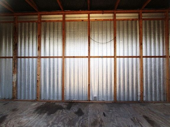 4th image of 205 Wylie St