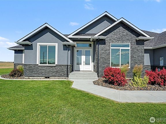3rd image of 7379 Lake Vista Dr NE