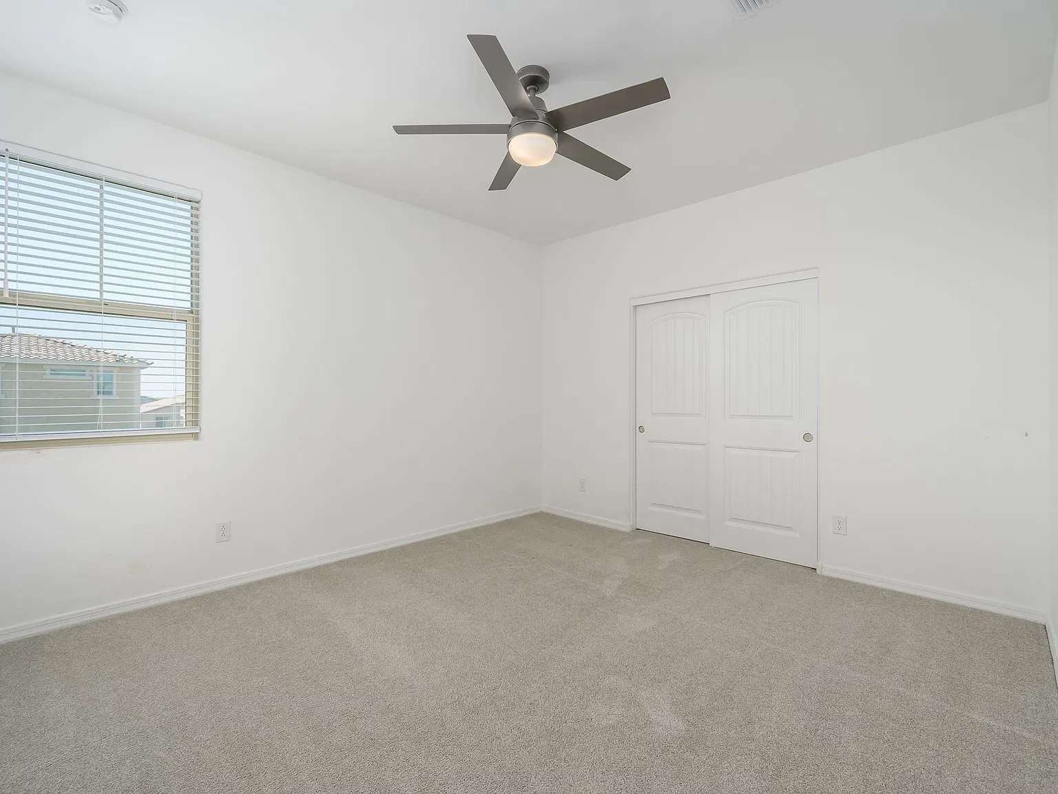 4 bed, 2636 sqft, $3,000 — Photo 3