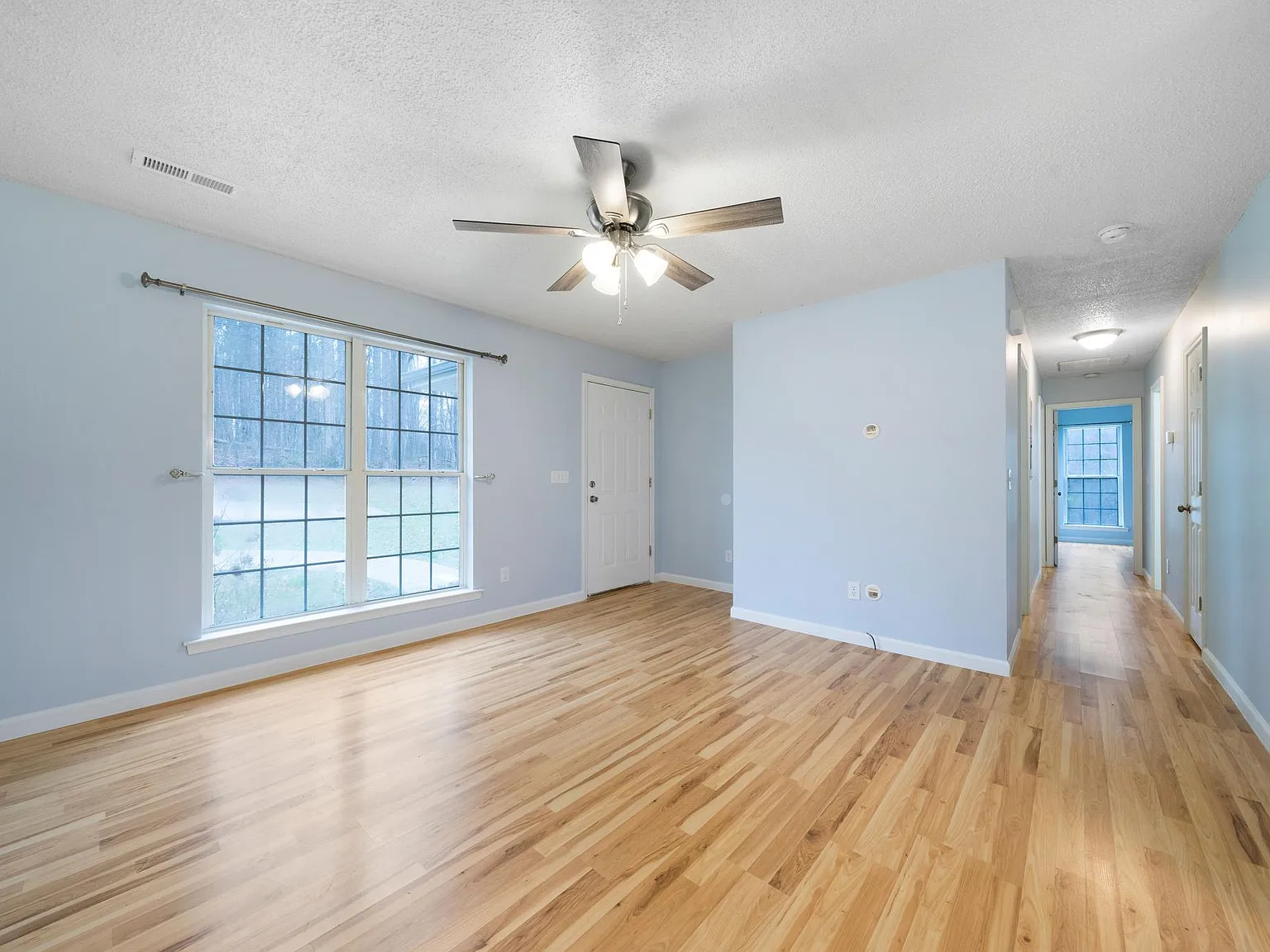 3 bed, 1008 sqft, $1,700 — Photo 4