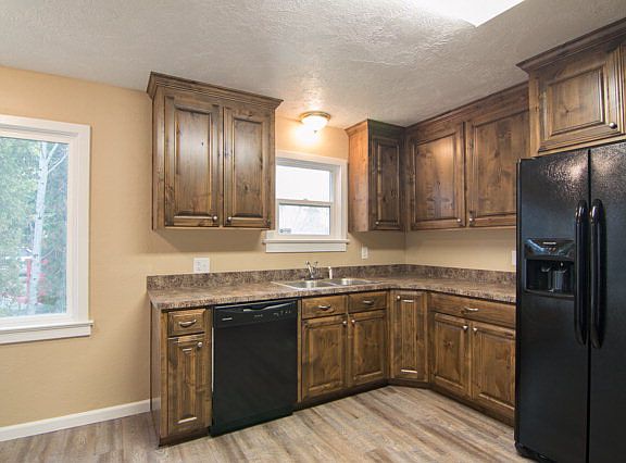 5th image of 1398 Taylor Ave