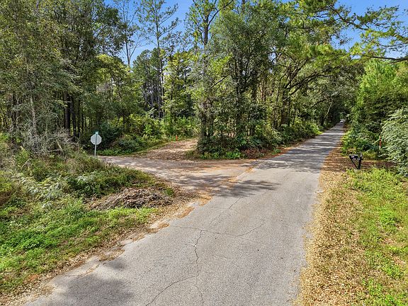 4th image of Steele Rd