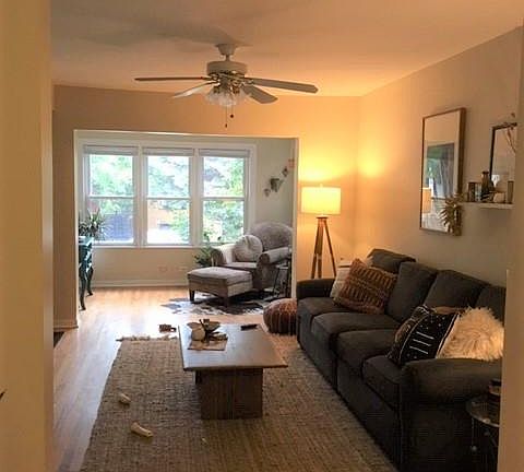 2nd image of 1230 W Wellington Ave APT 1