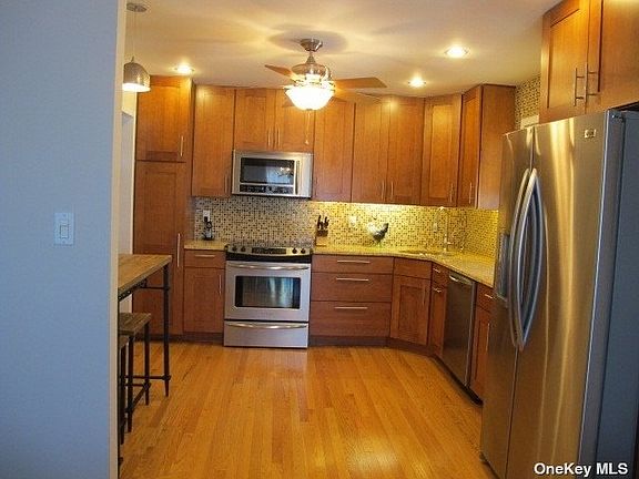 5th image of 15-50 215th St